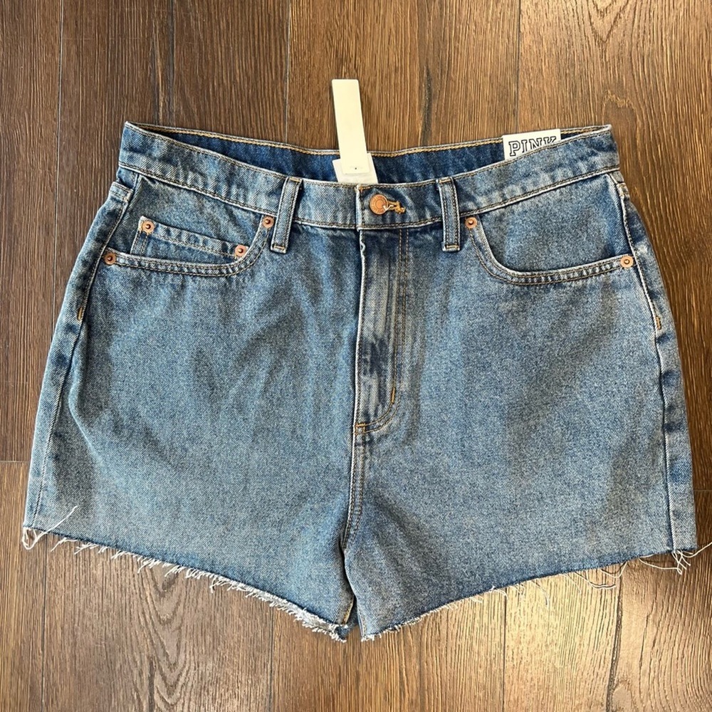 🆕 PINK high waisted short SZ 31